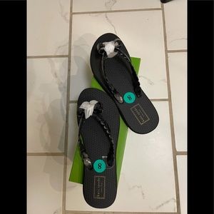 Ladies size 8 Kate Spade flip flops